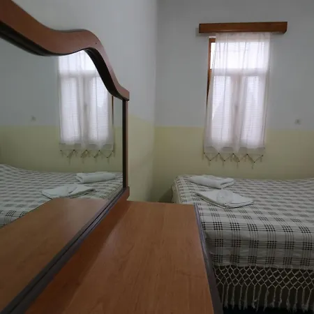 Ufuk Πανσιόν 3*